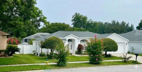 Cozy and Comfortable Home 3-Beds 2-Baths Sleeps 7 in Valrico