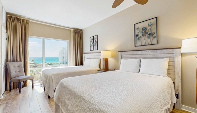Cozy coastal efficiency w/shared pool, hot tub & easy beach access