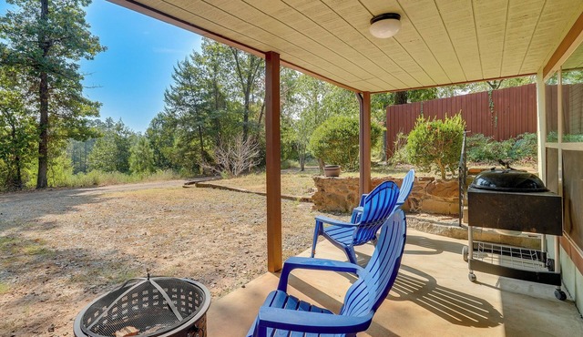 Cozy East Texas Retreat Near Lake O’ the Pines!