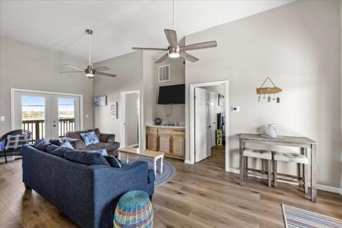 Cozy Haven- short walk to beach