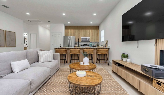 Cozy home near Santos w/backyard & BBQ grill