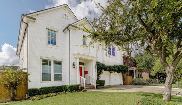 Cozy House Retreat Near Texas Medical Center.