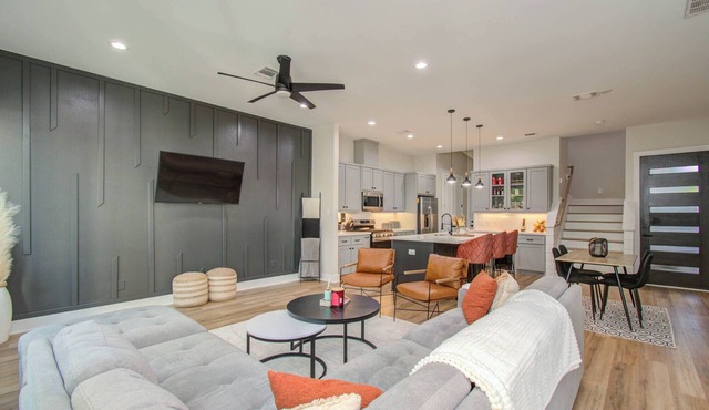 Cozy Houston Home Near DT, Med Center, Restaurants, Sporting Venues