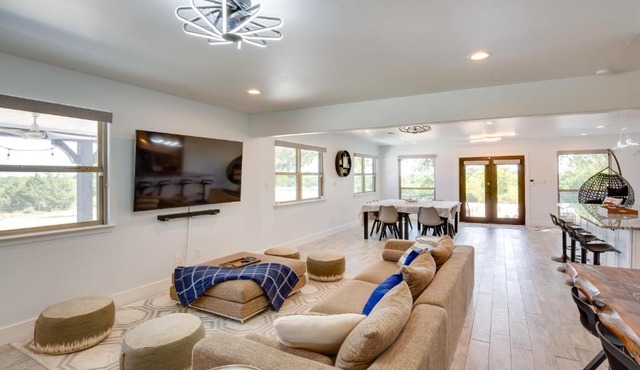 Cozy Interior + Lake View: McKinney Ranch Home!