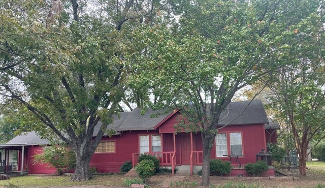 Cozy Lake Cabin, only 3/10ths of a mile from the beach and boat ramp