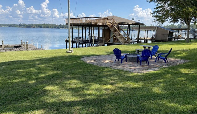 Cozy Log Cabin - Lakefront 2 Boat Lifts 2 Jet Ski Lift FirePit 1Gig WiFi