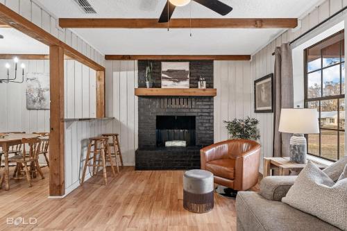 Cozy Modern Cabin Kayaks & Dock Access