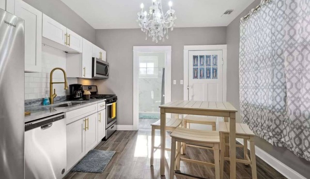 Cozy New Renovated 1br Mid City Pad