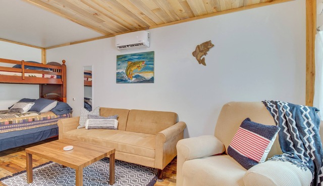 Cozy Norfork Cabin: Fishing, Kayaking & More! in Norfork