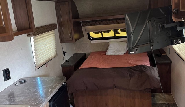 Cozy RV Camper in tranquil Brandon near everything