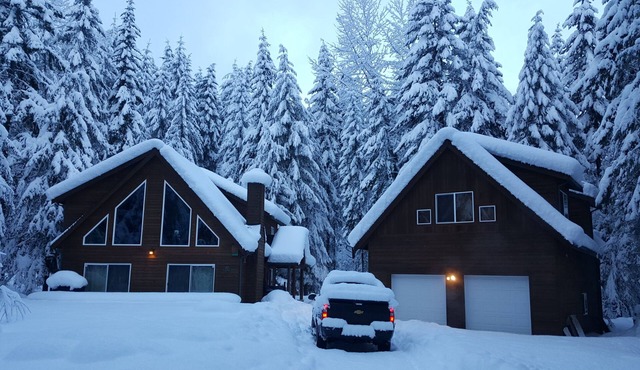 Cozy Studio Apartment Near Crystal Mtn Ski Resort & Mt Rainier National Park in Enumclaw