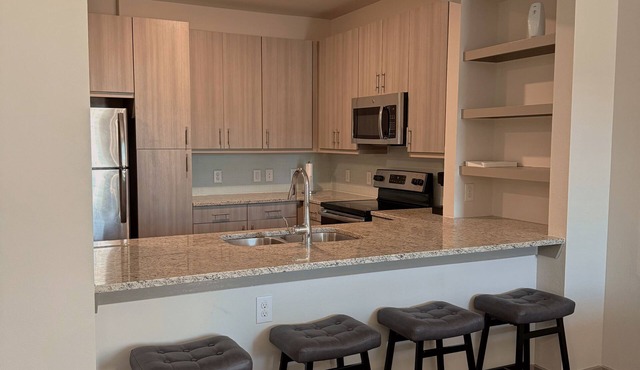 Cozy Top Floor Couples Retreat