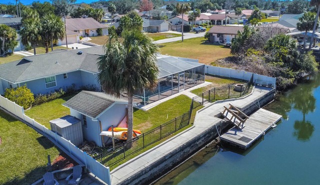 Crystal River waterfront oasis w/floating dock 3BR/3BA house, large heated pool in Crystal River