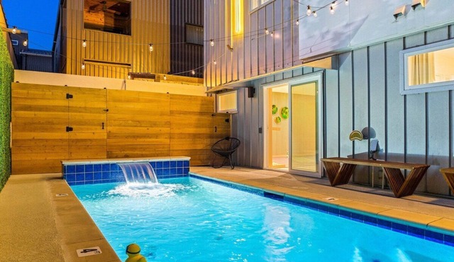 Deep Ellum Villa | Pool · Game Room | Sleeps 14 in Dallas
