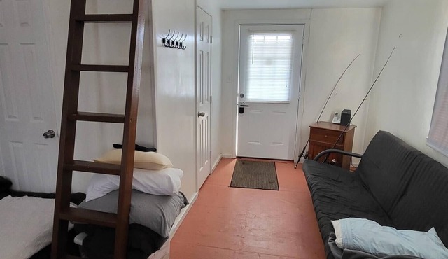 Delacriox Camping and Fishing Lodge. Quiet & Cozy