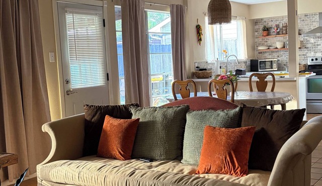 Delightful 3-bedroom Spanish inspired house in Richmond. The Rustic Villa.