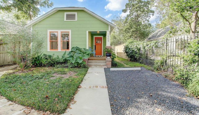 Dog Friendly Cottage Near Eats and Treats