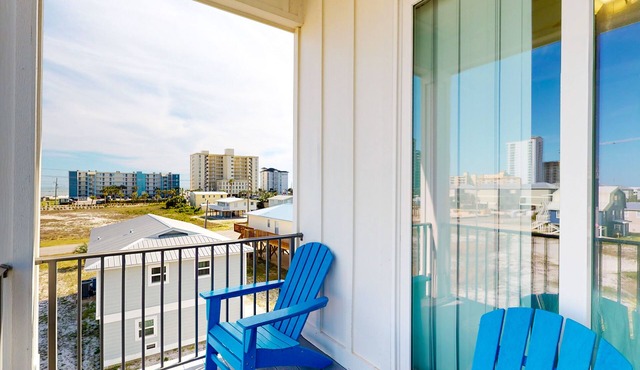 Dog-friendly Gulf view retreat with pool & washer/dryer - a block from the beach