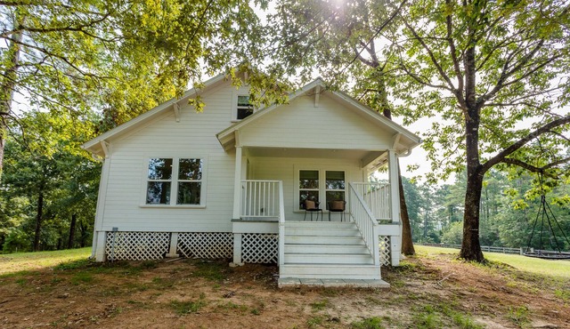 Dogwood Farm: Spicewood