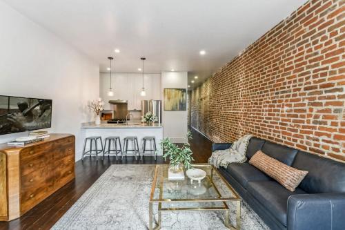 Downtown 6 Condo Combo 12BR 12BA