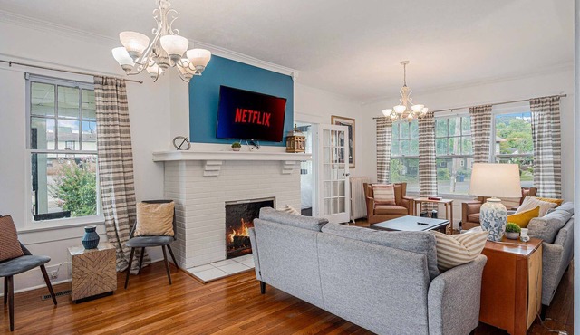 Downtown Comfort Hub | 5-Bedroom Retreat for Family & Friends