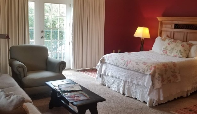 Downtown Guest Quarters Hotel