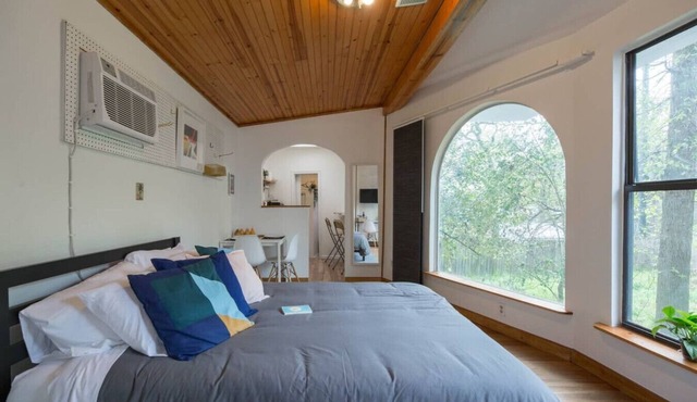 East Austin Garden Cottage | Sweet & Private in Austin