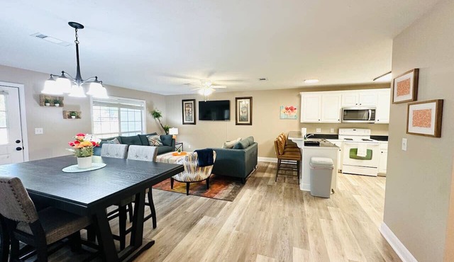 Eastgate 9A Beautiful Townhouse