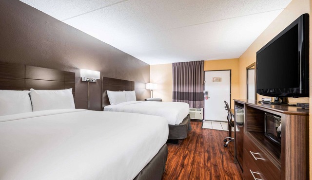Econo Lodge Columbus near Airport