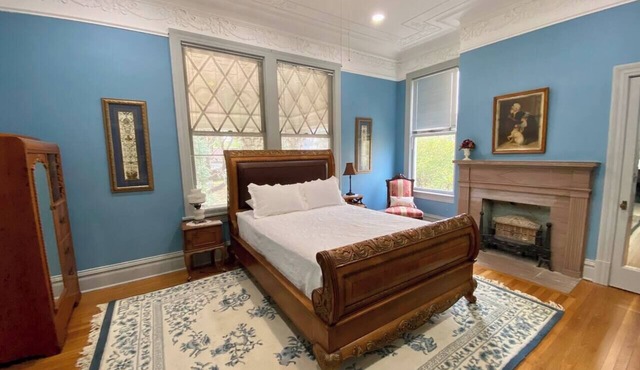 Elegant 2BR in 1905 Belhaven Historic Home