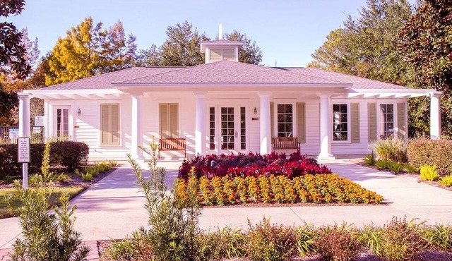 Elegant Emerald Coast Golf Cart Lakefront Vacation Home Florida