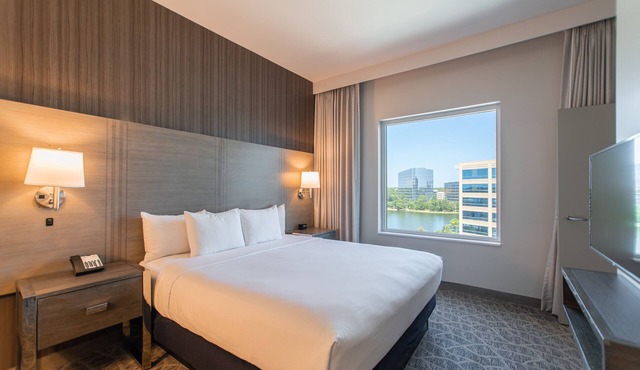 Embassy Suites by Hilton The Woodlands at Hughes Landing