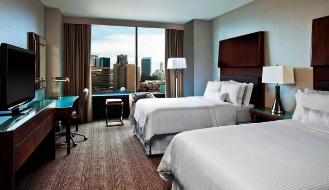 Enjoy Comfort & Convenience of Our Lavish Room