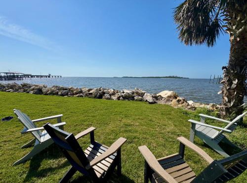 Eva Maes Waterfront Cottage Cedar Key Amazing View
