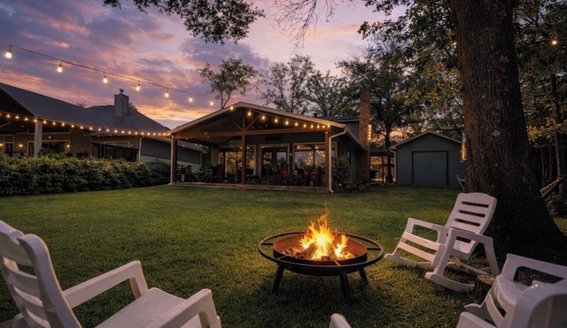 Exceptional 4/2 Waterfront Retreat! Ski, R&R, Family Getaway &Ladies Trip in Mabank