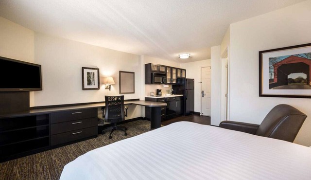 Experience Jacksonville's Rich Culture & Nature in Style! Pets Allowed, Kitchen!