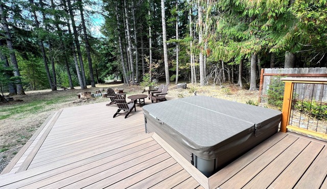 Family-friendly cabin along the White River 10 min to Crystal Mtn/Mt. Rainer NP in Enumclaw