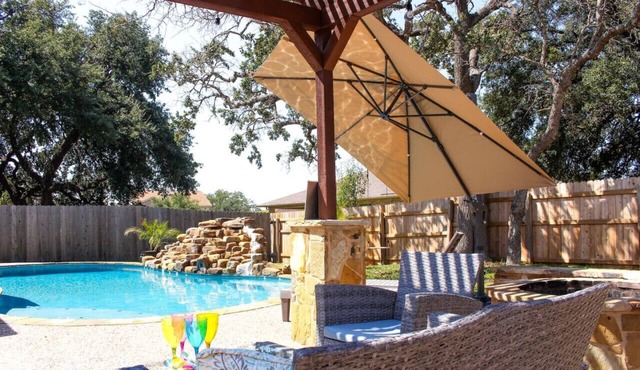 Family Friendly Home near DWTN ATX w Cozy Backyard in Georgetown