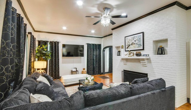 Family-Friendly Retreat w/Fireplaces in Greenwood