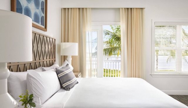 Family-friendly Villa! Near Key West Int'l Airport! Parking, Onsite Pools!