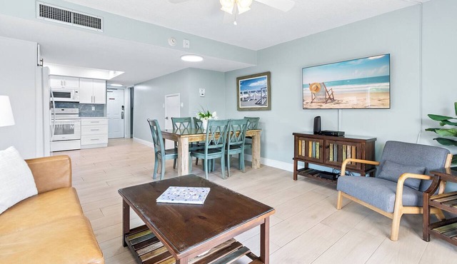 Family & Pet Friendly Condo on the Beach w/Large Heated Pool 🏖️