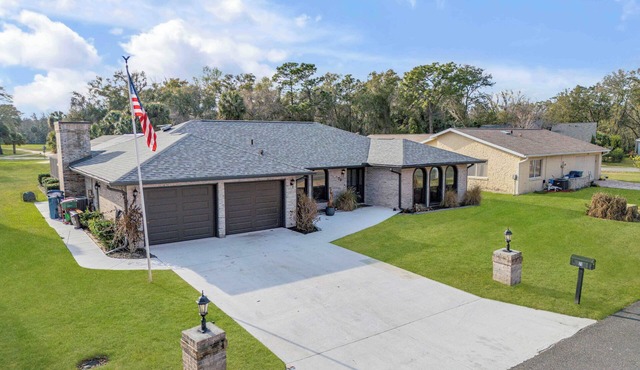Family Pool House Sleeps 8 Space to Relax in Port Orange
