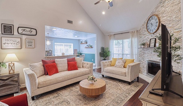 Family Retreat-Gameroom-Arcade-Kid Games-Sleep 16-Houston-Sugarland