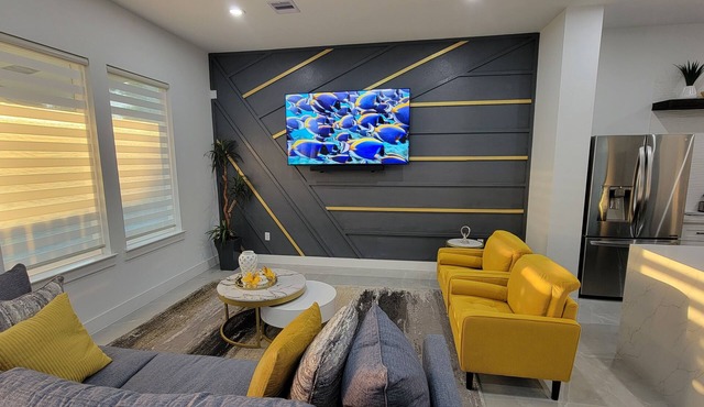 Fifa World Cup Hub 8 min to Fan Fest Sleeps 10 3 bedrooms/3.5 bathrooms