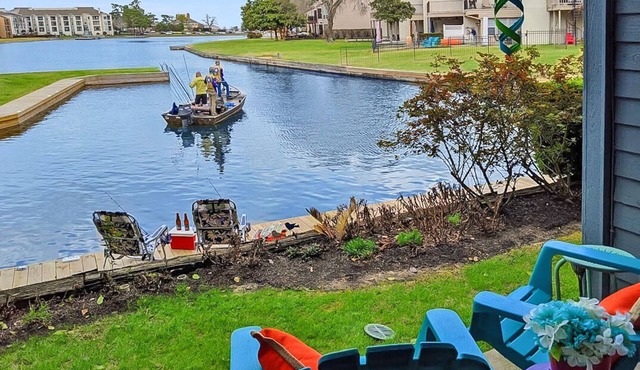 ​🚤 FIRST-FLOOR GEM: Steps to Your Boat, Private Patio Fishing & Waterfall Views