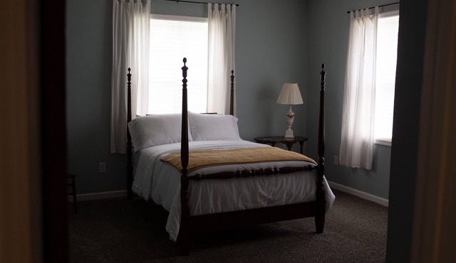 Fondren Cottage - close to restaurants, hospitals. Cozy & comfy!