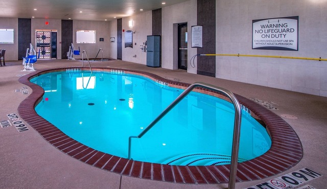 Free Breakfast. Indoor Pool. Short Drive to Maude Cobb Convention Center.