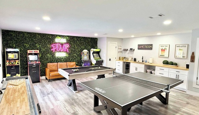 Fun Haus with Pool, Atrium & Epic Game Room