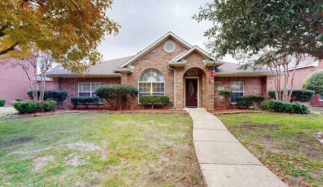 Games, Backyard & Patio: Spacious Home in Frisco