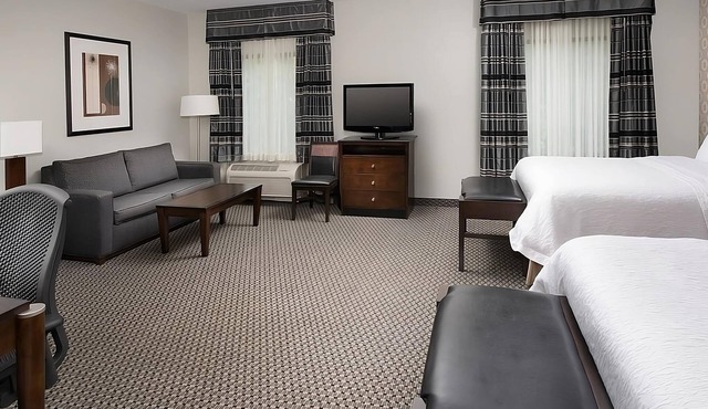 Get Ready for Blissful Getaway! 3 Relaxing Units, Indoor Pool, Free Breakfast! in Athens